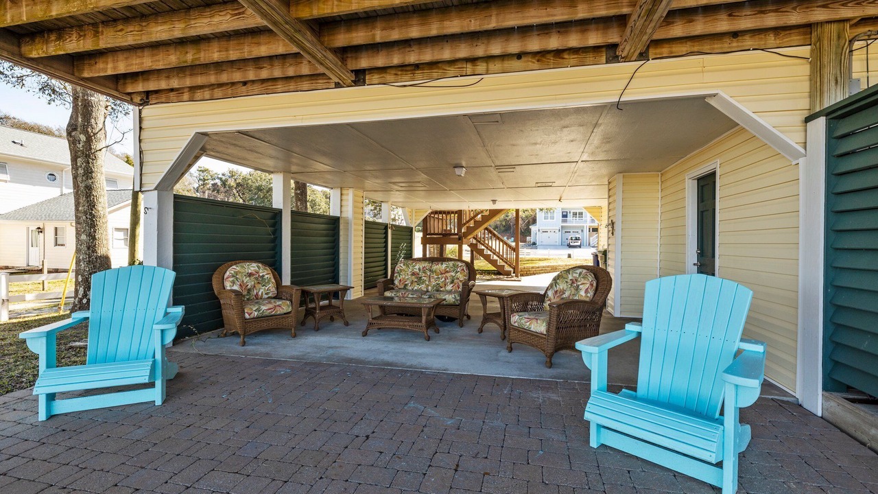 Photo of Patio Balcony in Emerald Isle