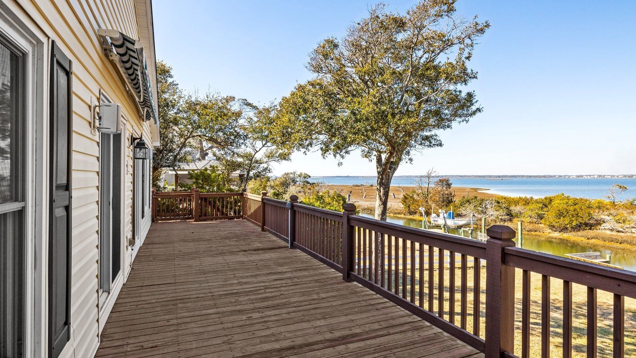 Photo of Patio Balcony in Emerald Isle