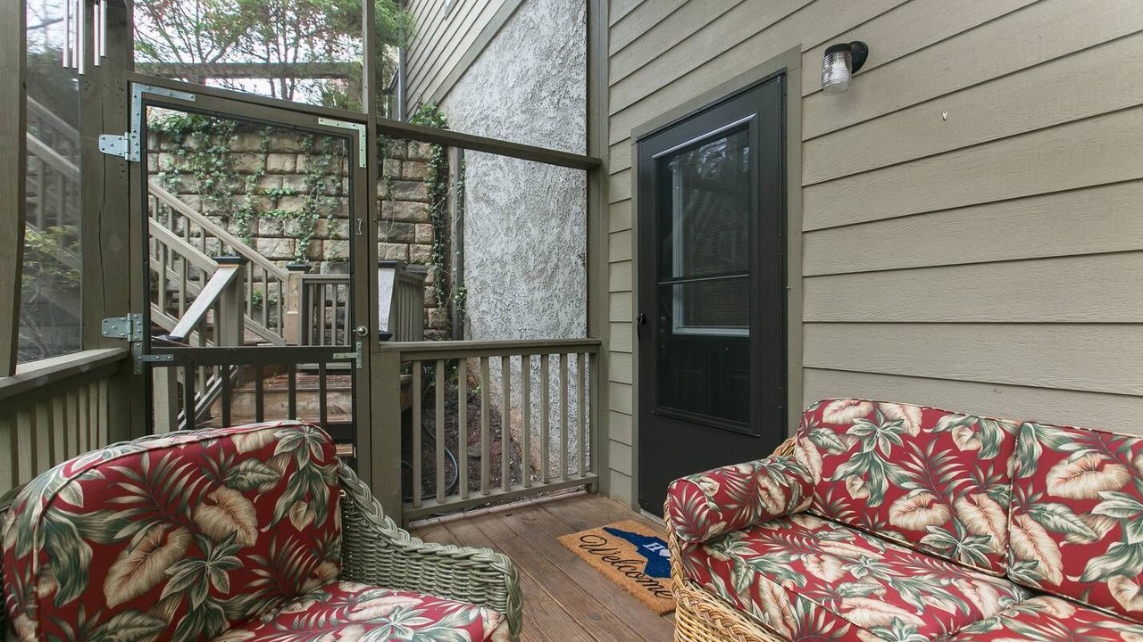 Photo of Patio Balcony in Historic Montford