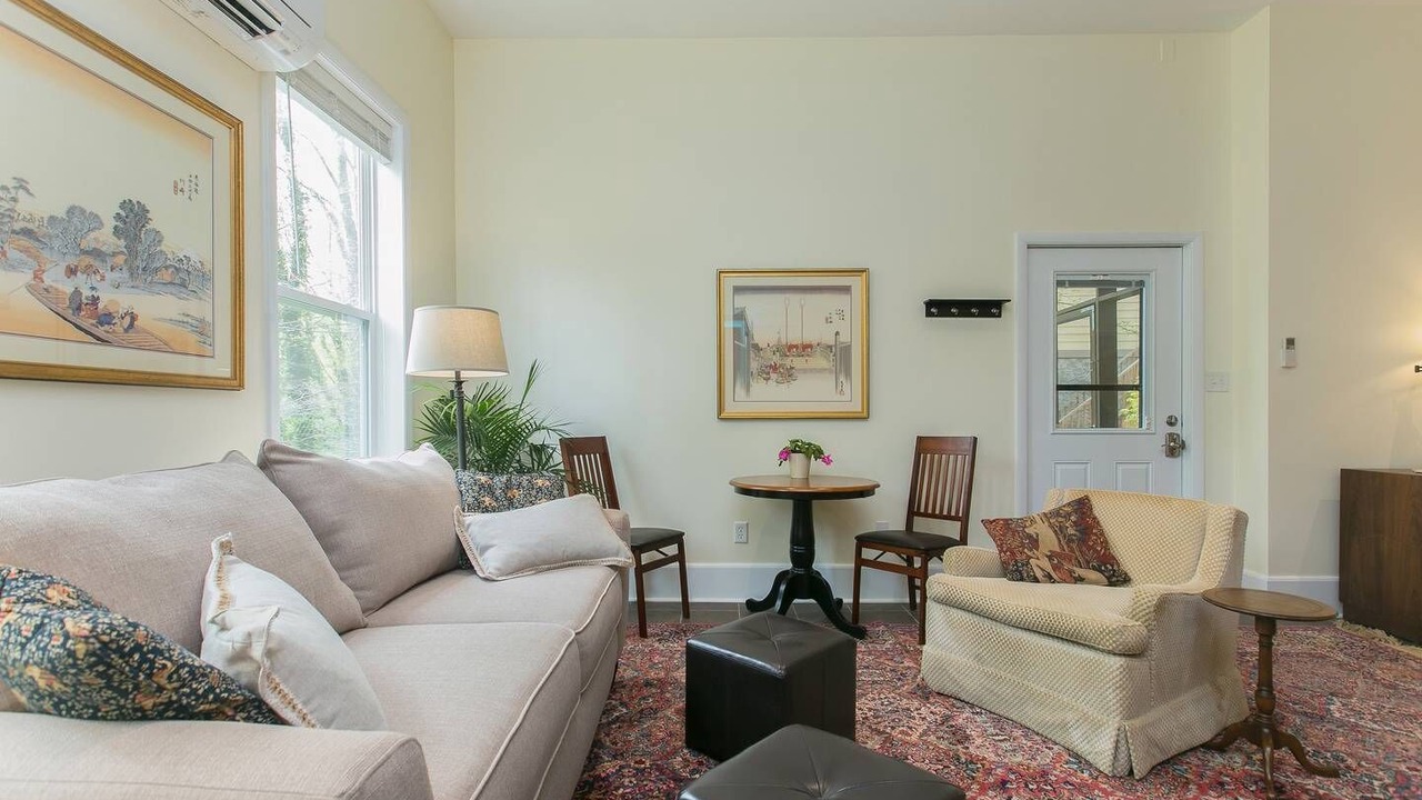 Photo of Livingroom in Historic Montford
