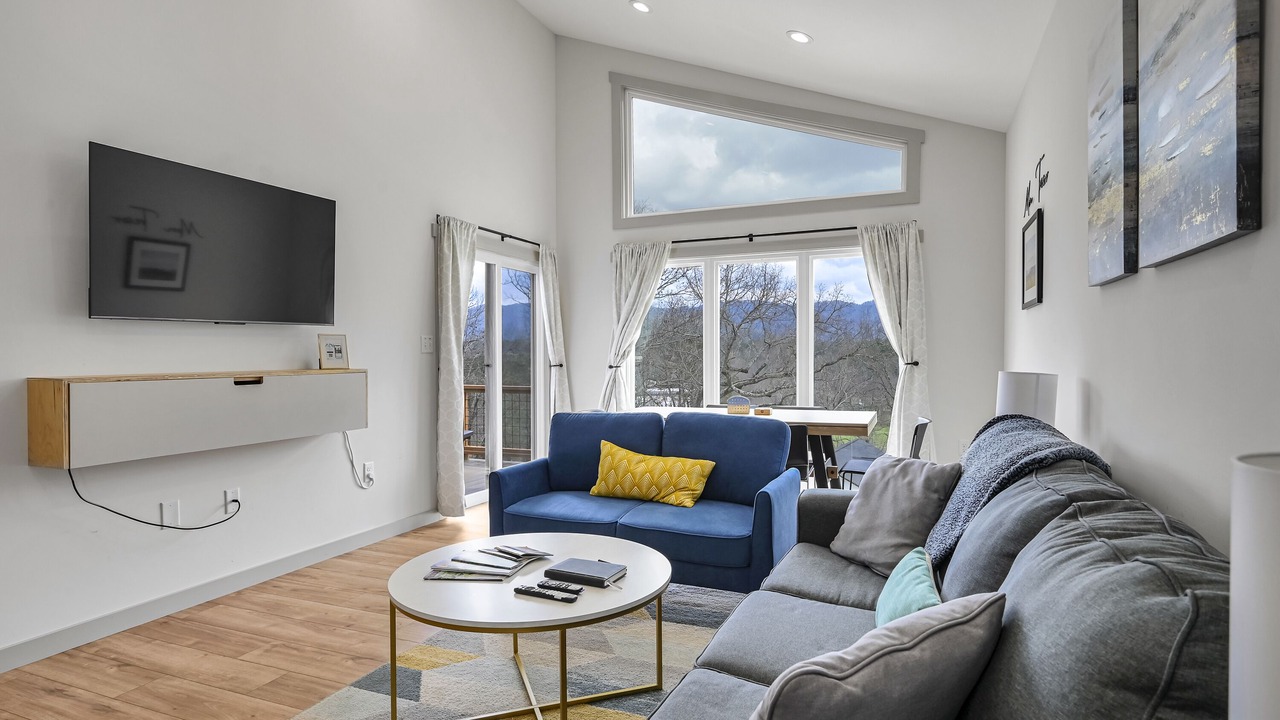 Photo of Livingroom in Weaverville