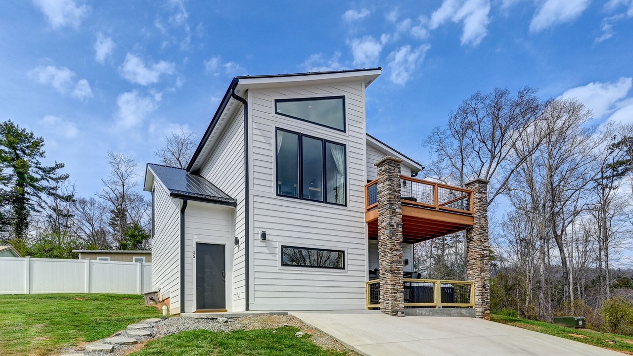 Photo of Outdoor in Weaverville