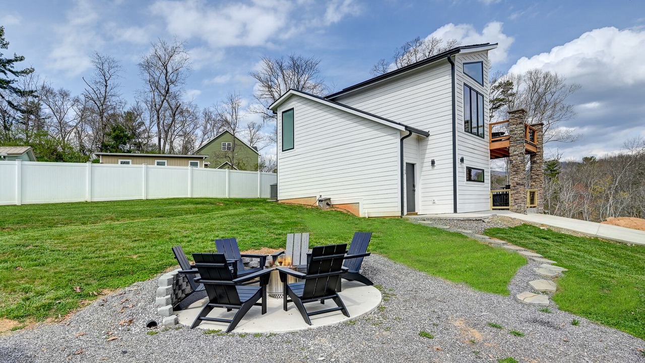 Photo of Outdoor in Weaverville