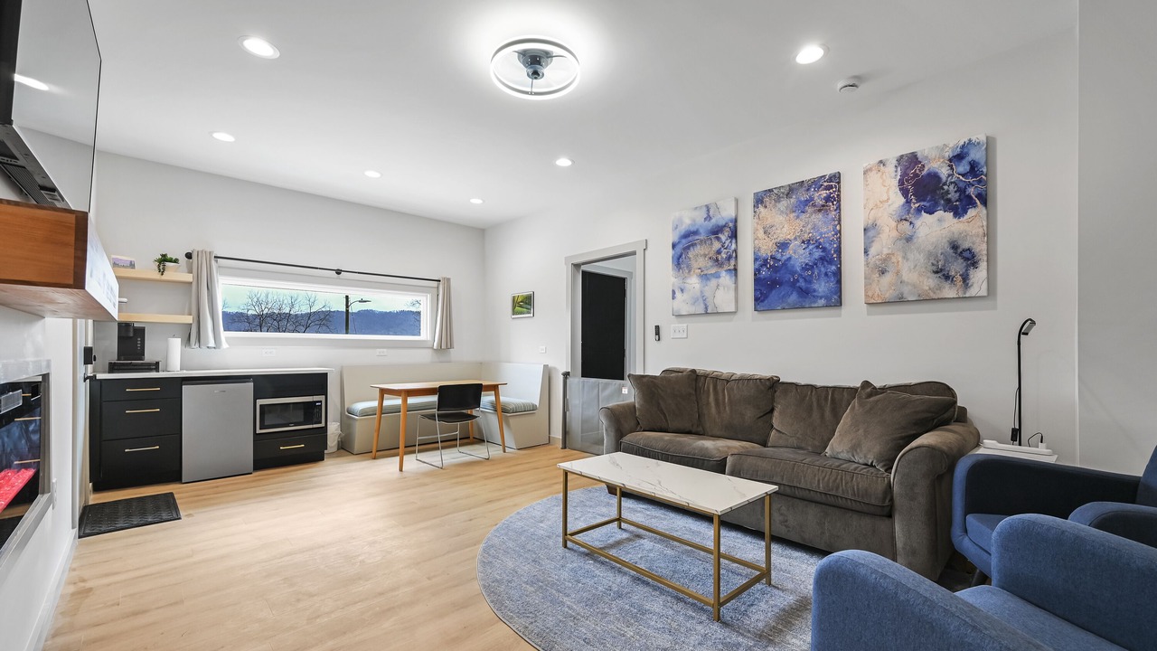 Photo of Livingroom in Weaverville