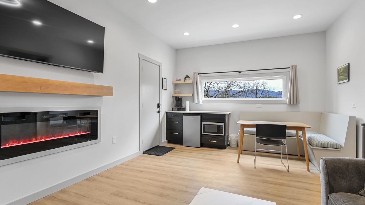 Photo of Livingroom in Weaverville