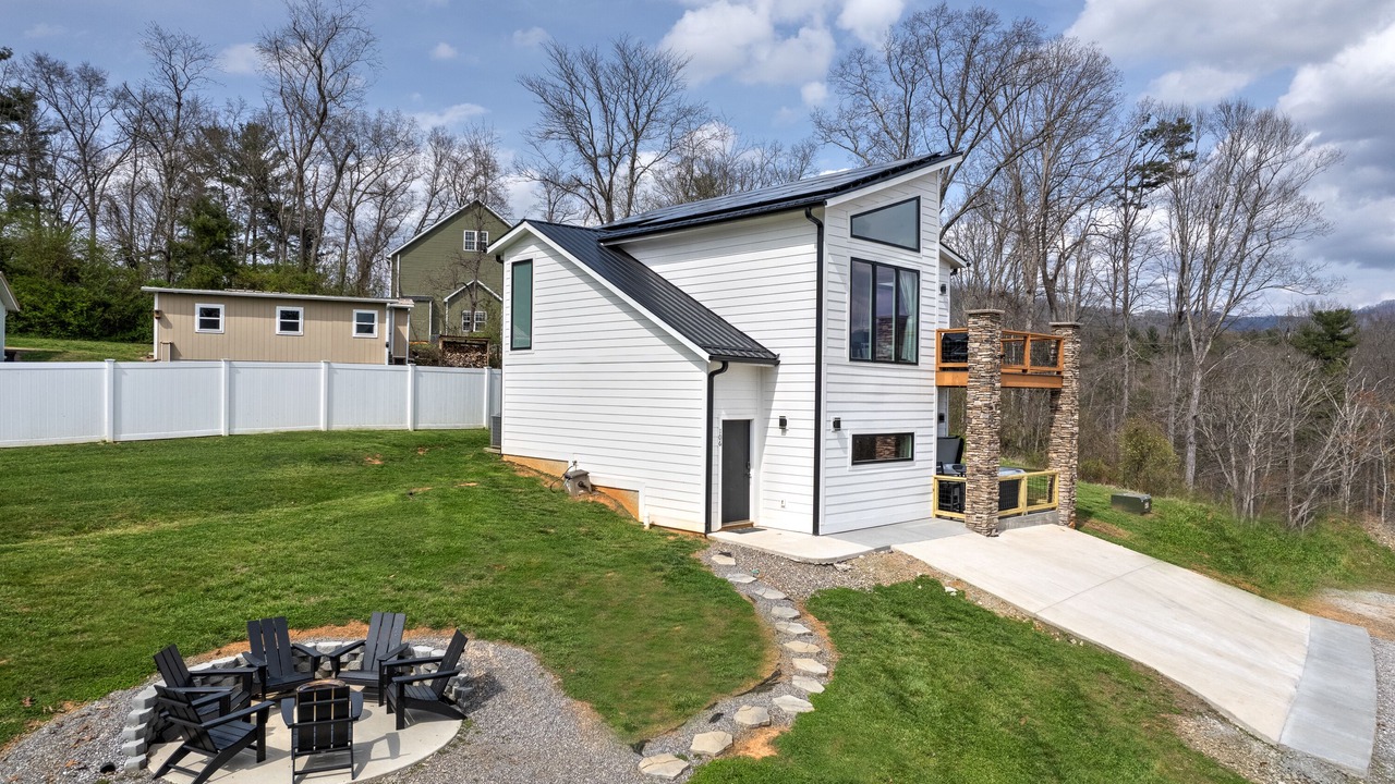 Photo of Outdoor in Weaverville