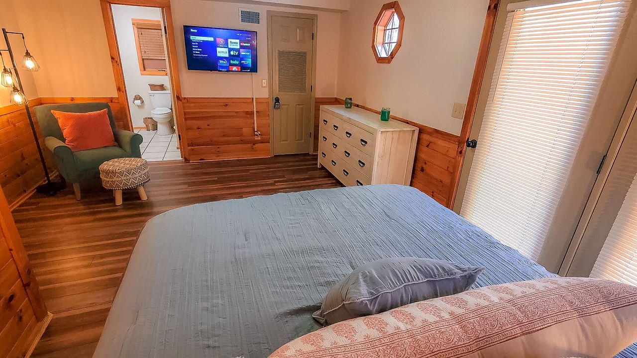 Photo of Bedroom in Grassy Creek