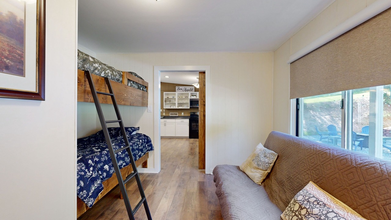 Photo of Livingroom in Bent Creek