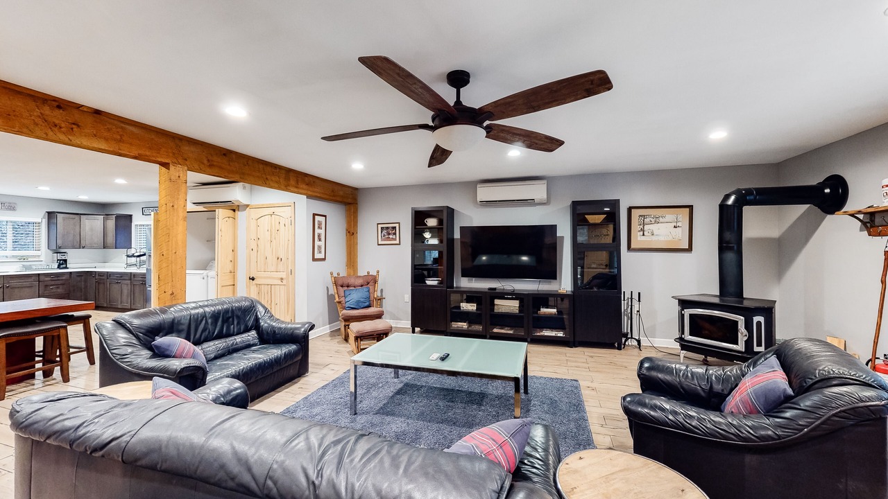 Photo of Livingroom in Hendersonville