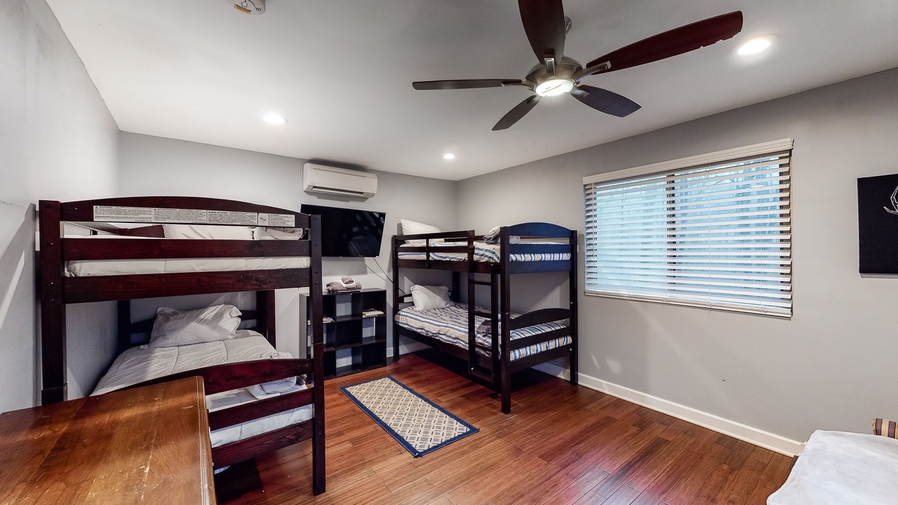 Photo of Bedroom in Hendersonville