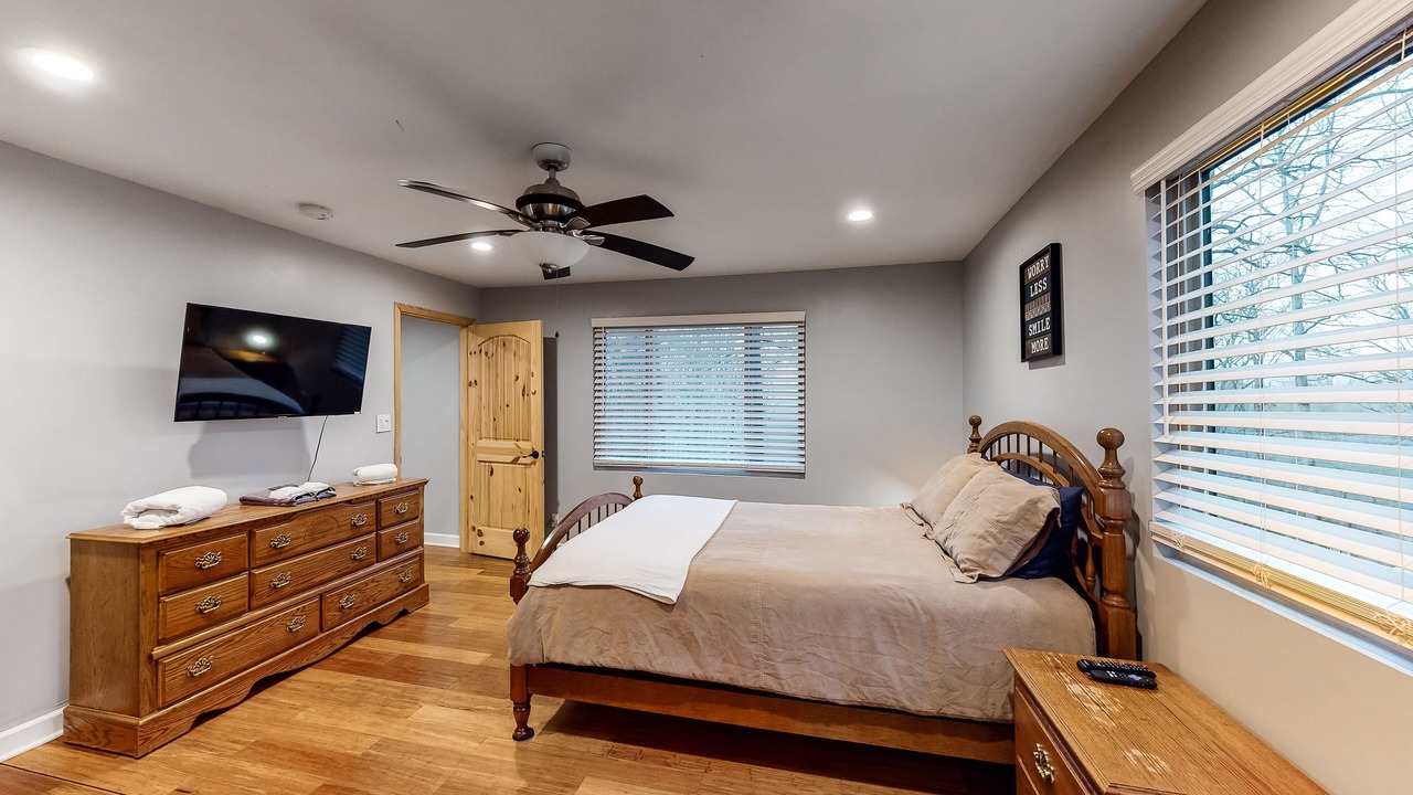 Photo of Bedroom in Hendersonville