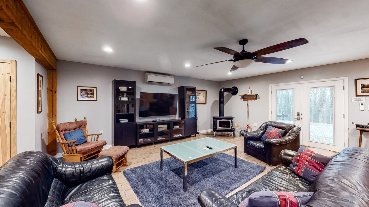 Photo of Livingroom in Hendersonville