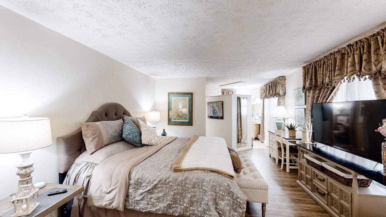 Photo of Bedroom in Swannanoa
