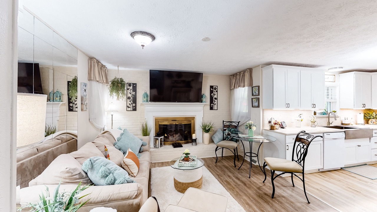 Photo of Livingroom in Swannanoa