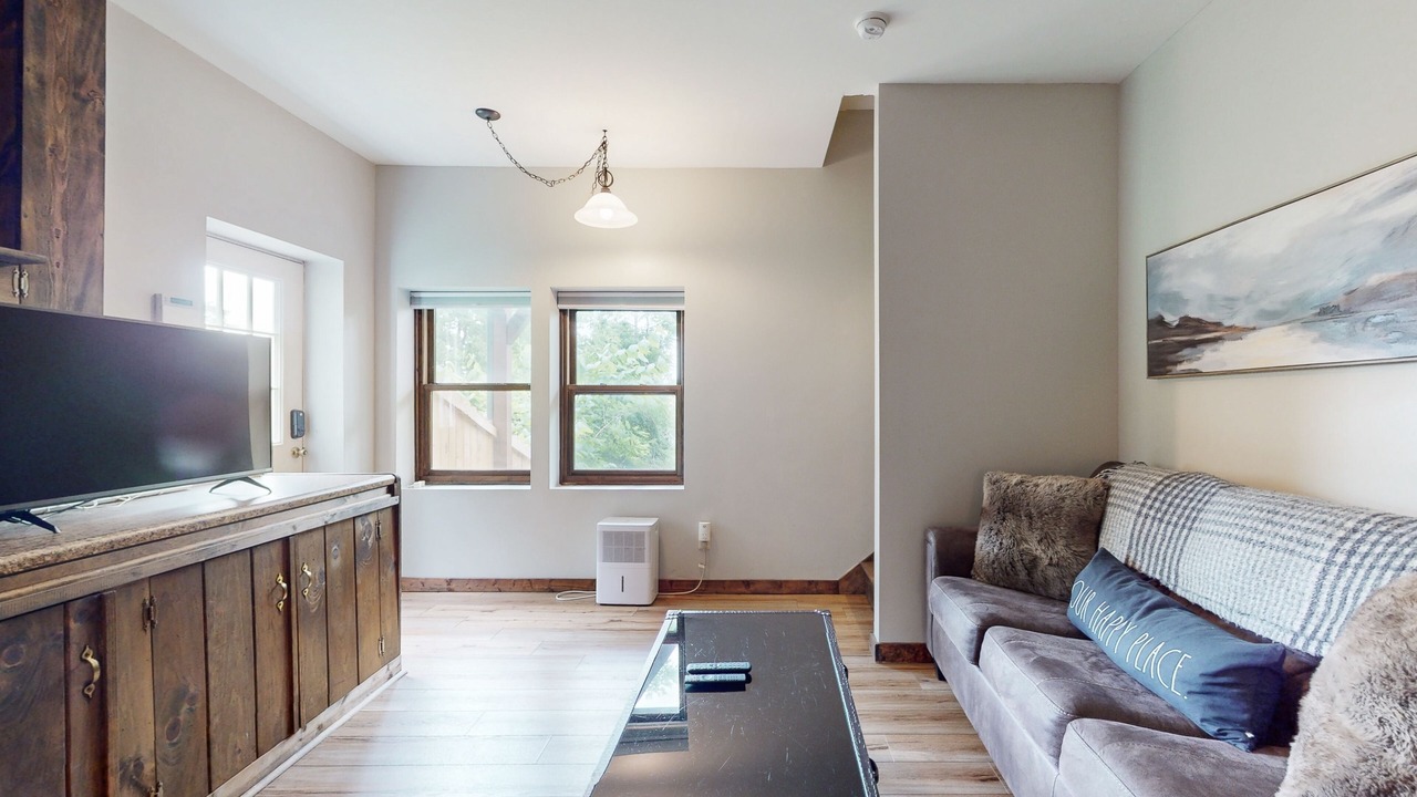 Photo of Livingroom in Royal Pines