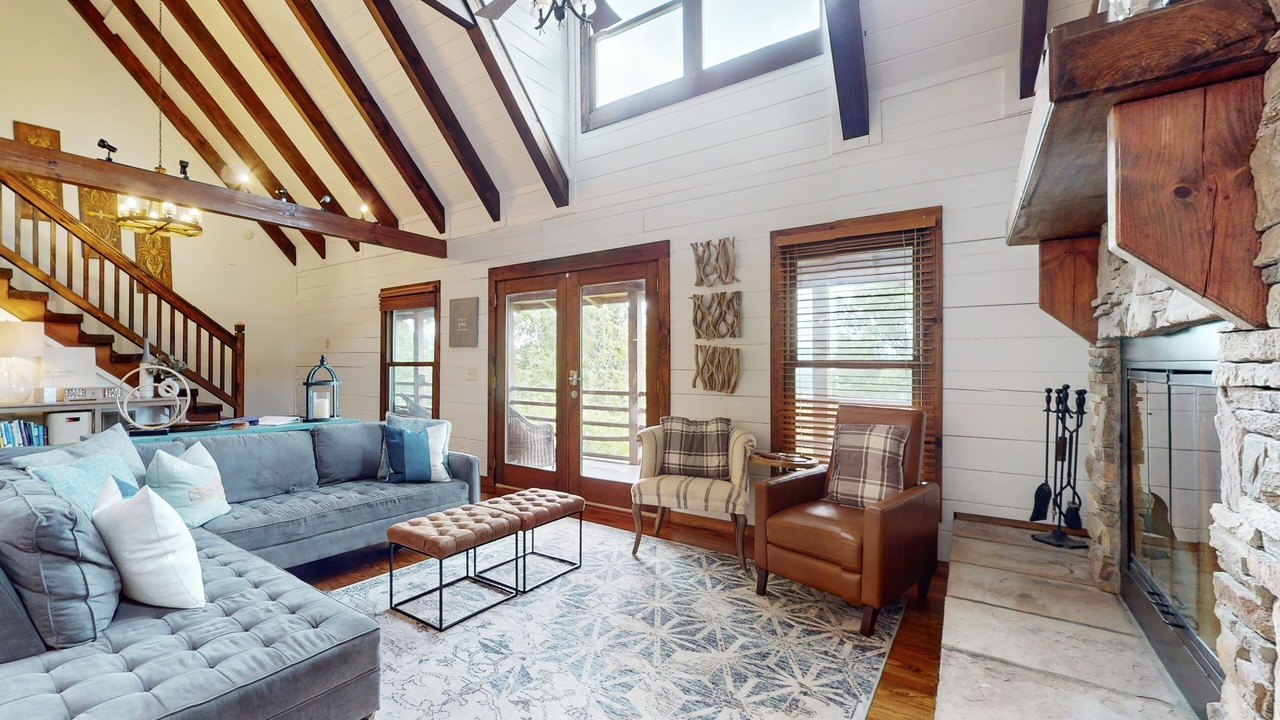 Photo of Livingroom in Royal Pines