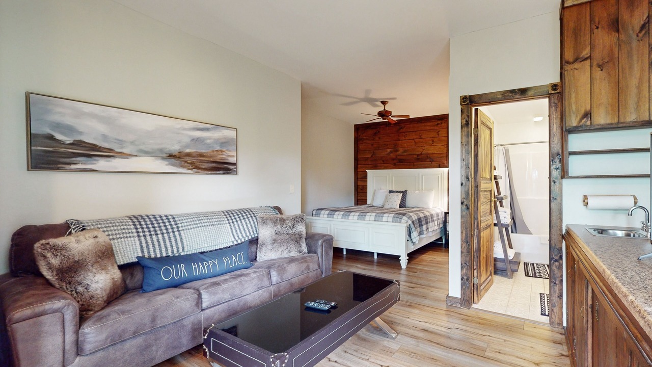 Photo of Bedroom in Royal Pines