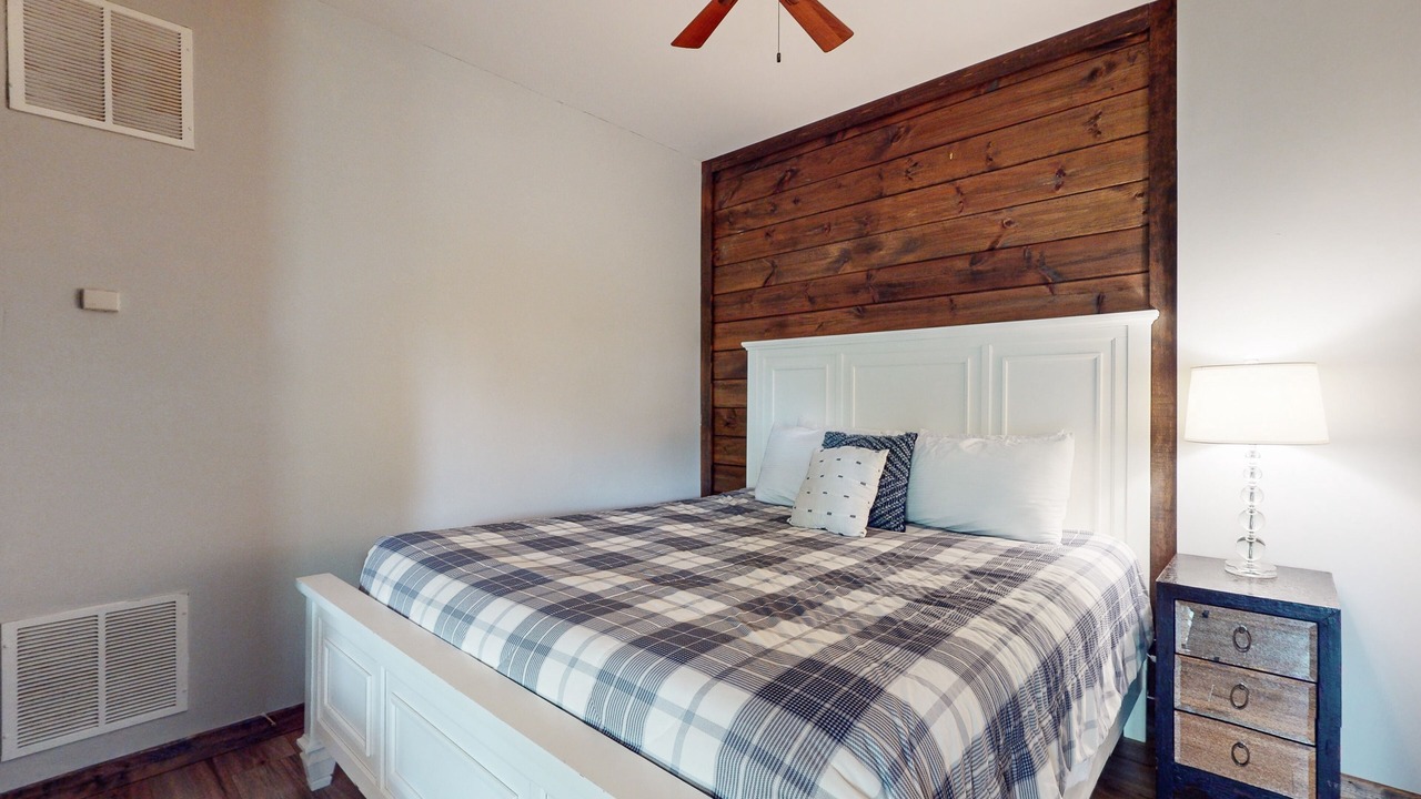 Photo of Bedroom in Royal Pines