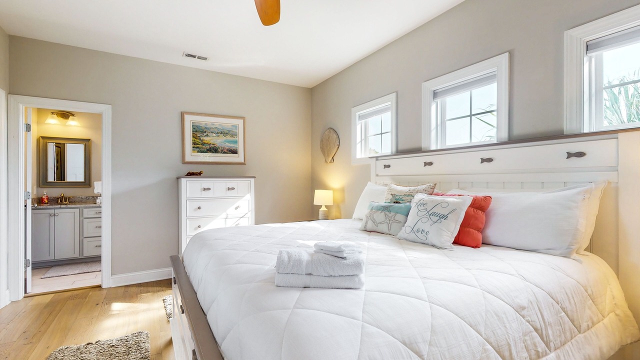 Photo of Bedroom in Caswell Beach