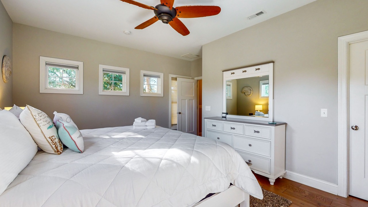 Photo of Bedroom in Caswell Beach
