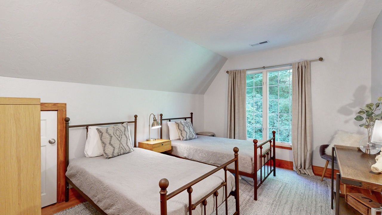 Photo of Bedroom in Asheville