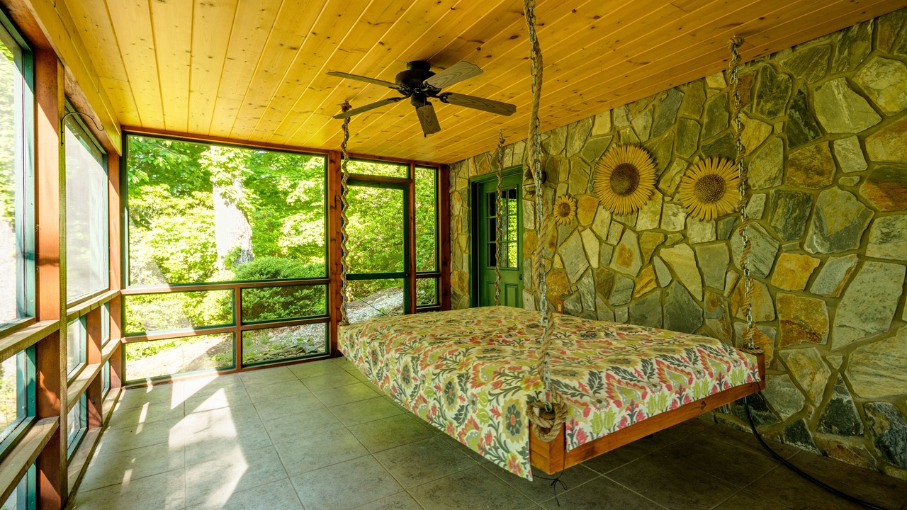 Photo of Bedroom in Old Fort