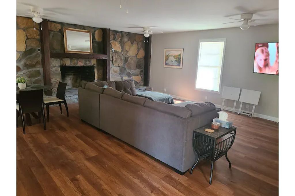 Photo of Livingroom in Crestline Heights