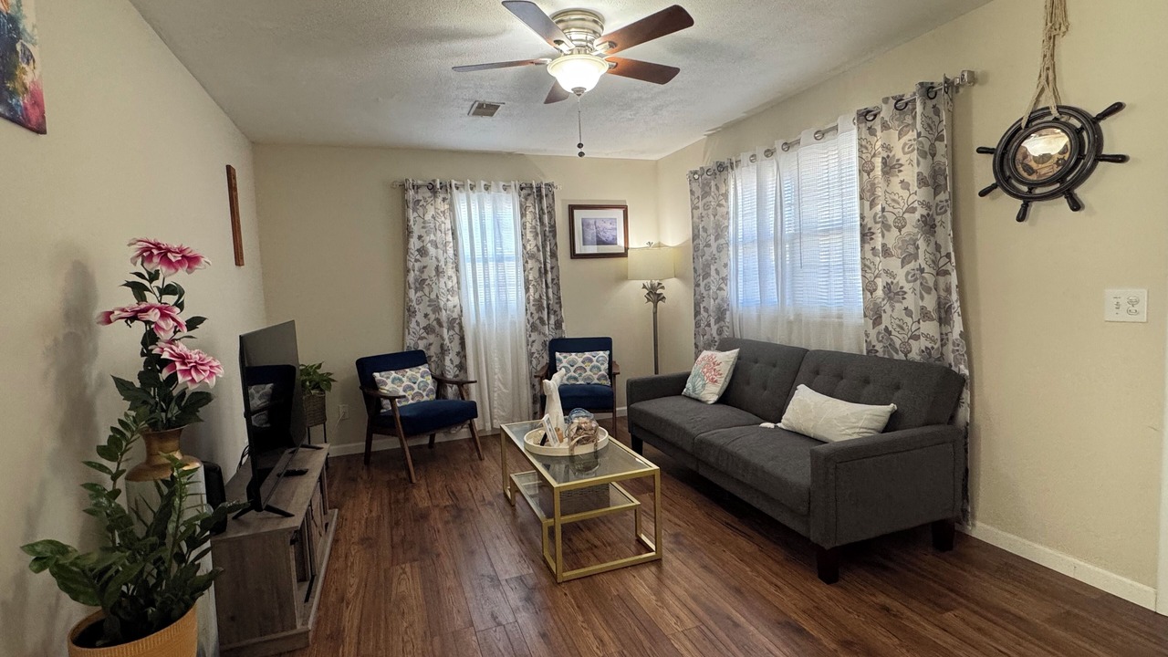 Photo of Livingroom in Myrtle Grove