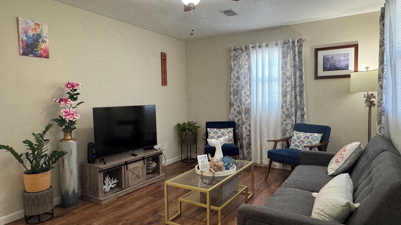 Photo of Livingroom in Myrtle Grove