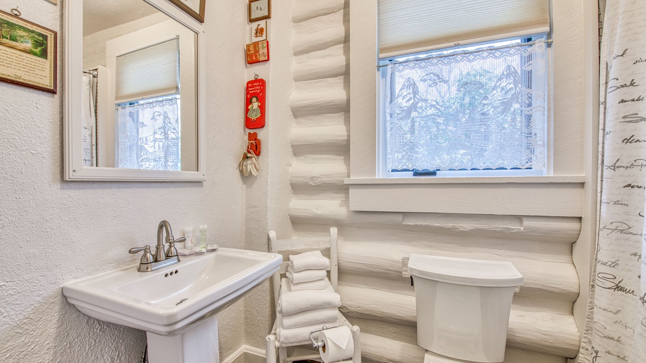Photo of Bathroom in Lake Junaluska