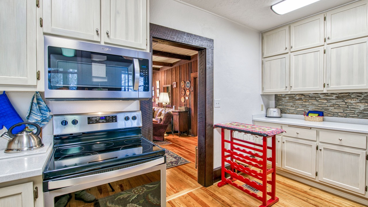 Photo of Kitchen in Lake Junaluska