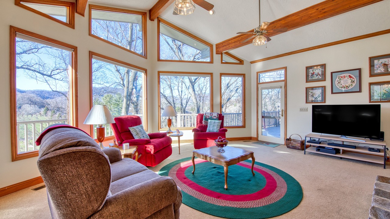 Photo of Livingroom in Waynesville