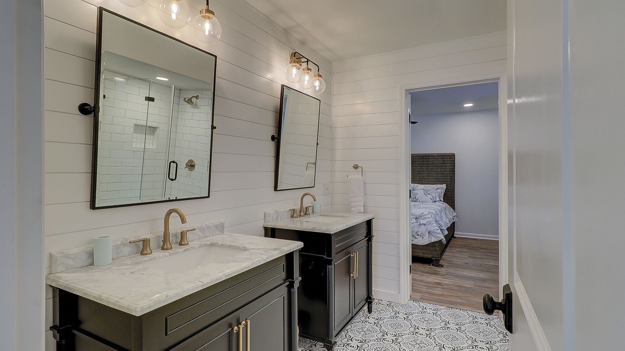 Photo of Bathroom in Lawton Woods