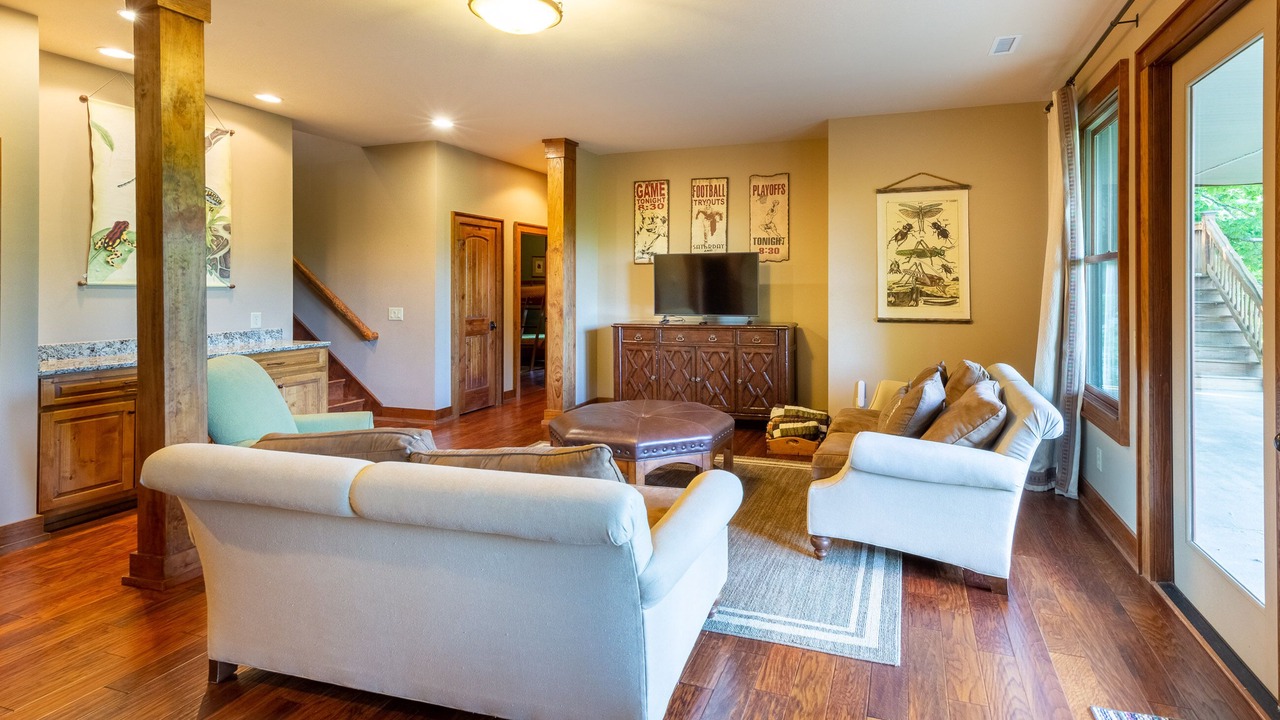 Photo of Livingroom in Cullowhee