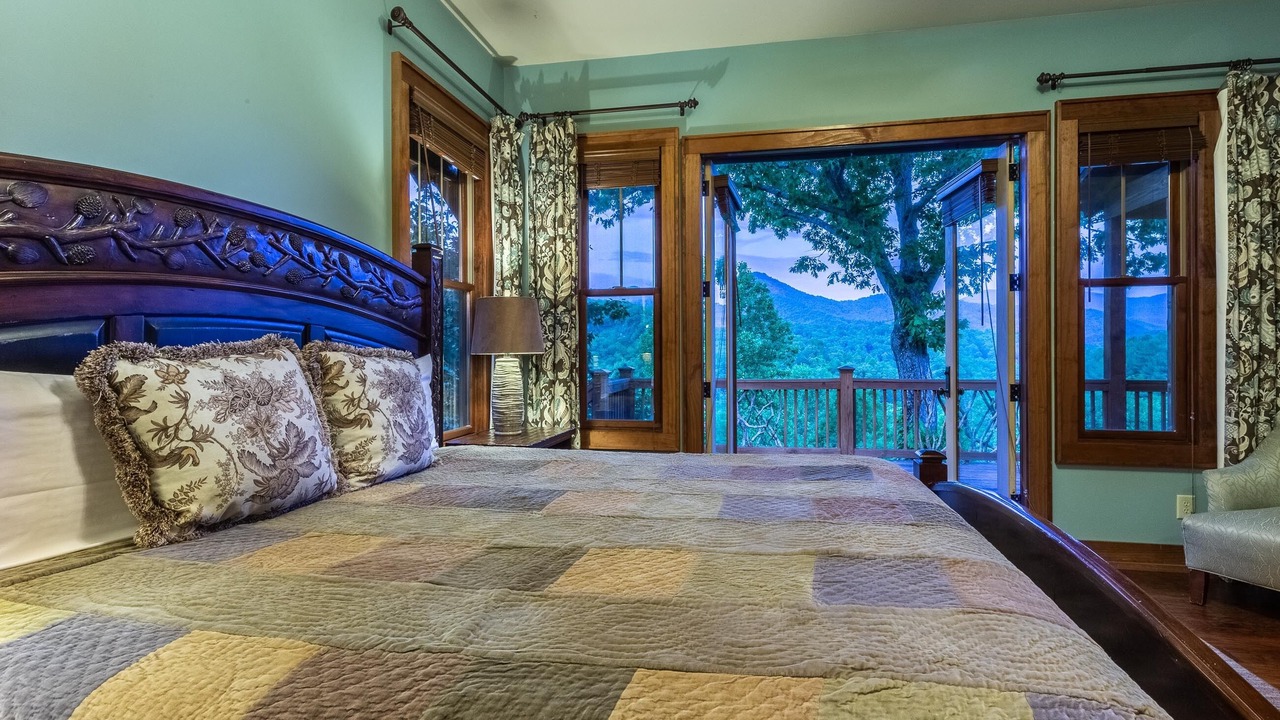 Photo of Bedroom in Cullowhee