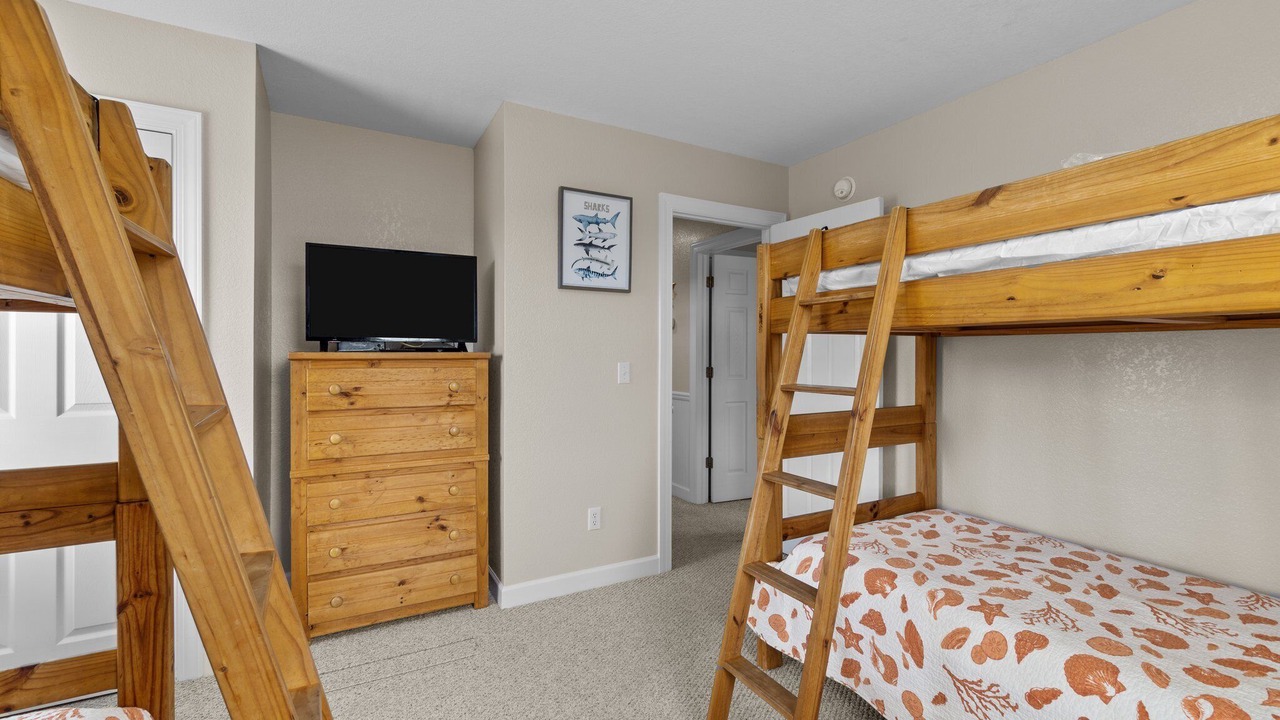 Photo of Bedroom in Wind Over Waves