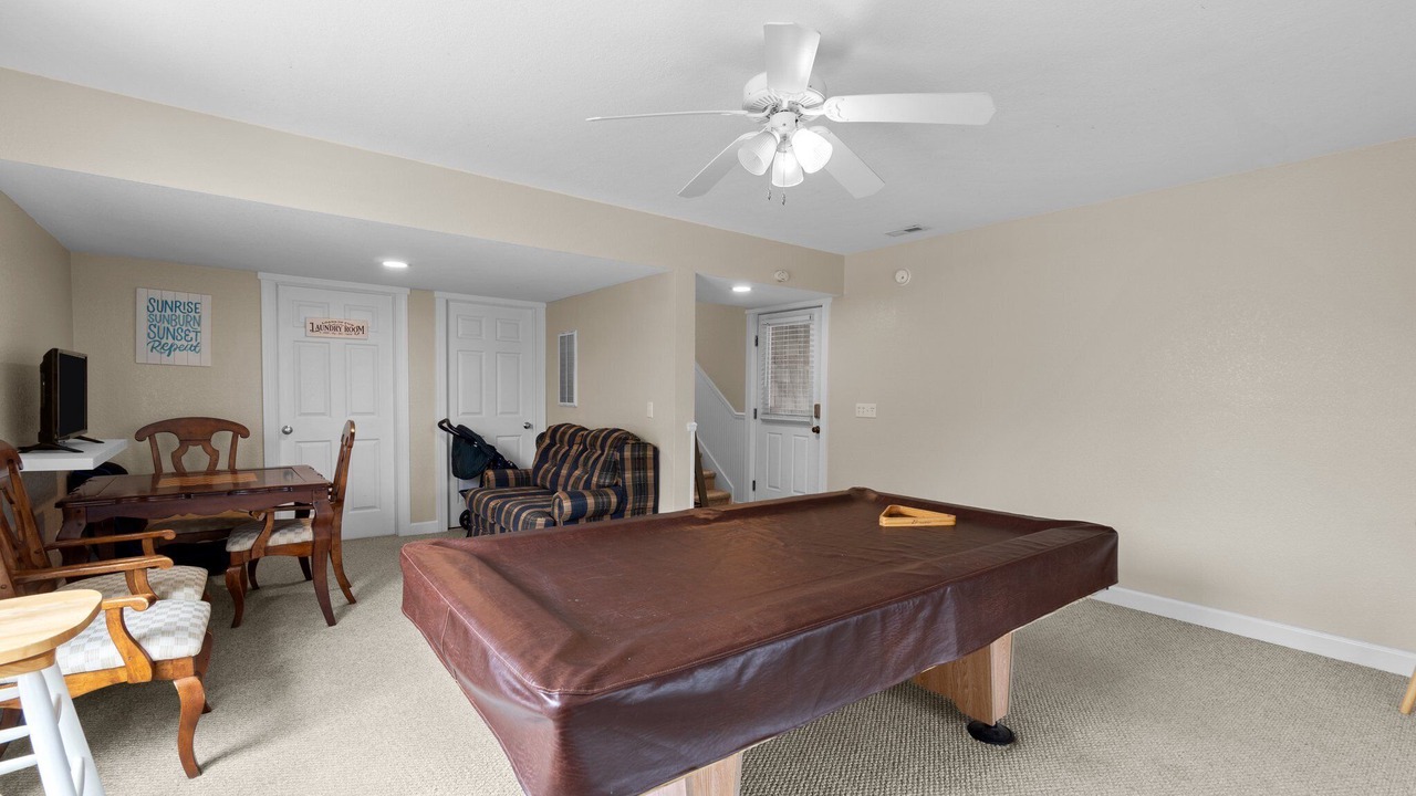 Photo of Livingroom in Wind Over Waves