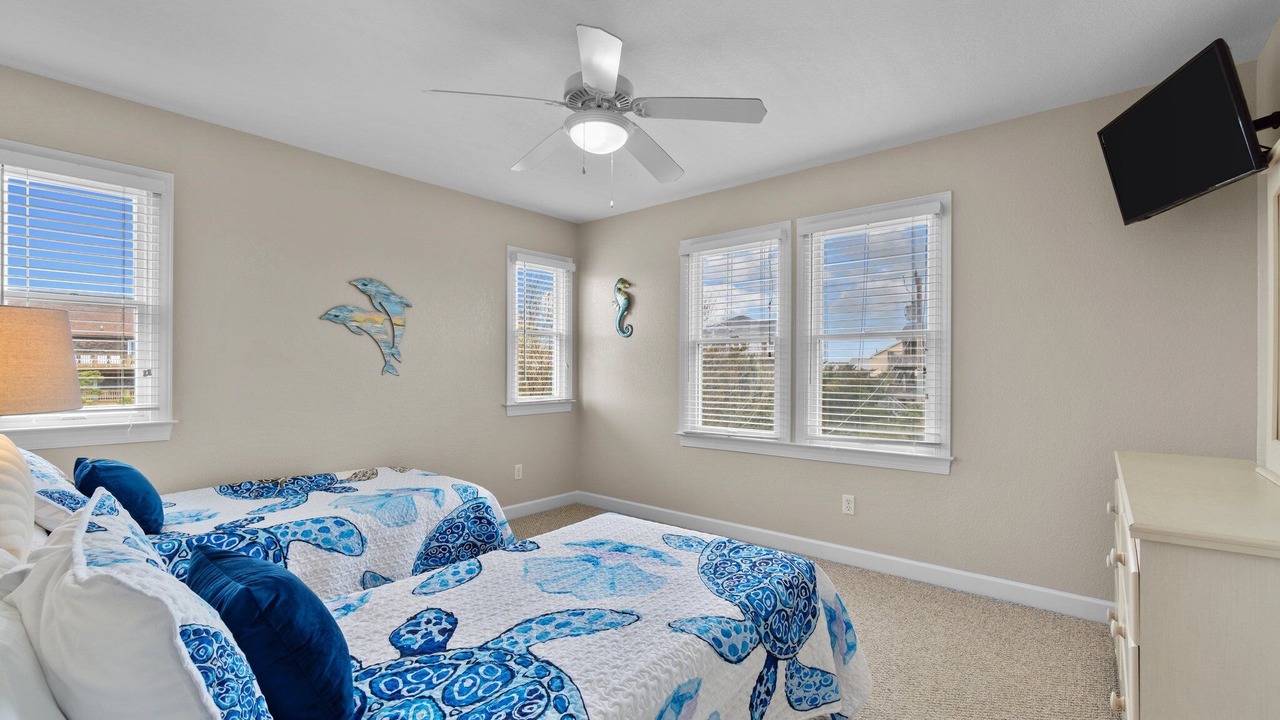 Photo of Bedroom in Wind Over Waves