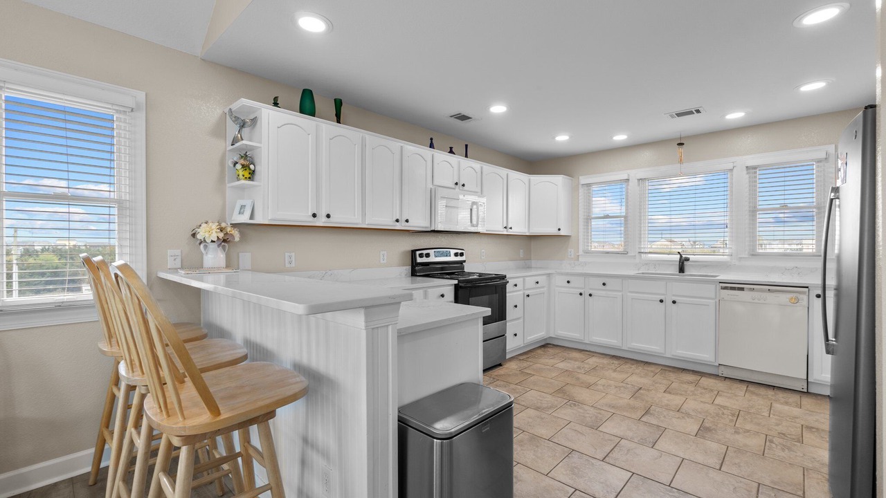 Photo of Kitchen in Wind Over Waves