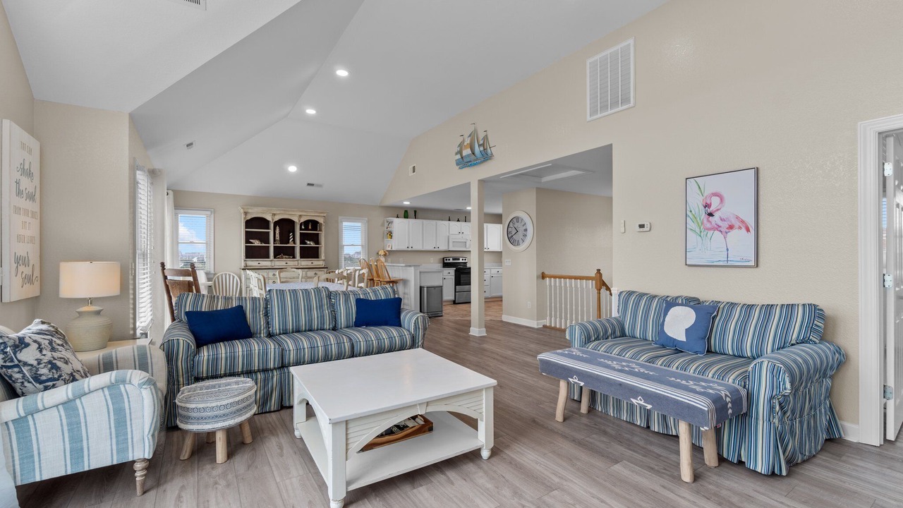 Photo of Livingroom in Wind Over Waves