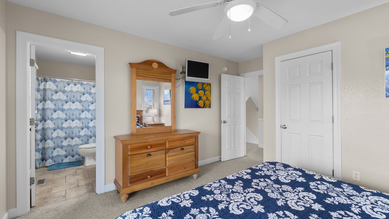 Photo of Bedroom in Wind Over Waves