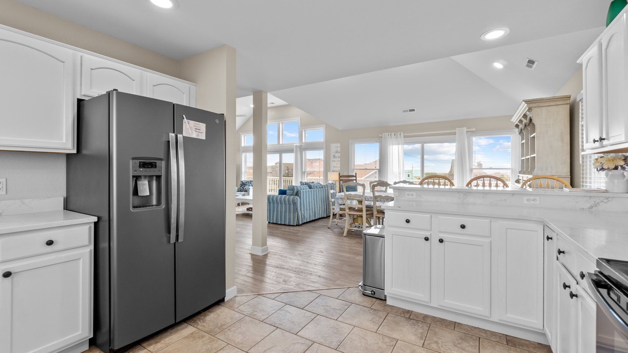 Photo of Kitchen in Wind Over Waves