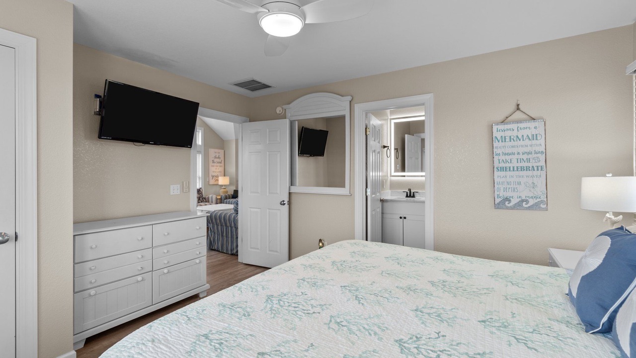 Photo of Bedroom in Wind Over Waves