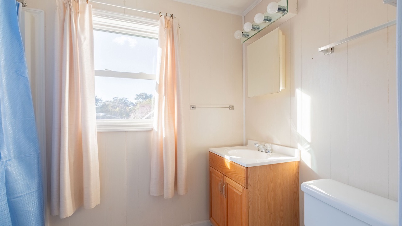 Photo of Bathroom in Brigands' Bay