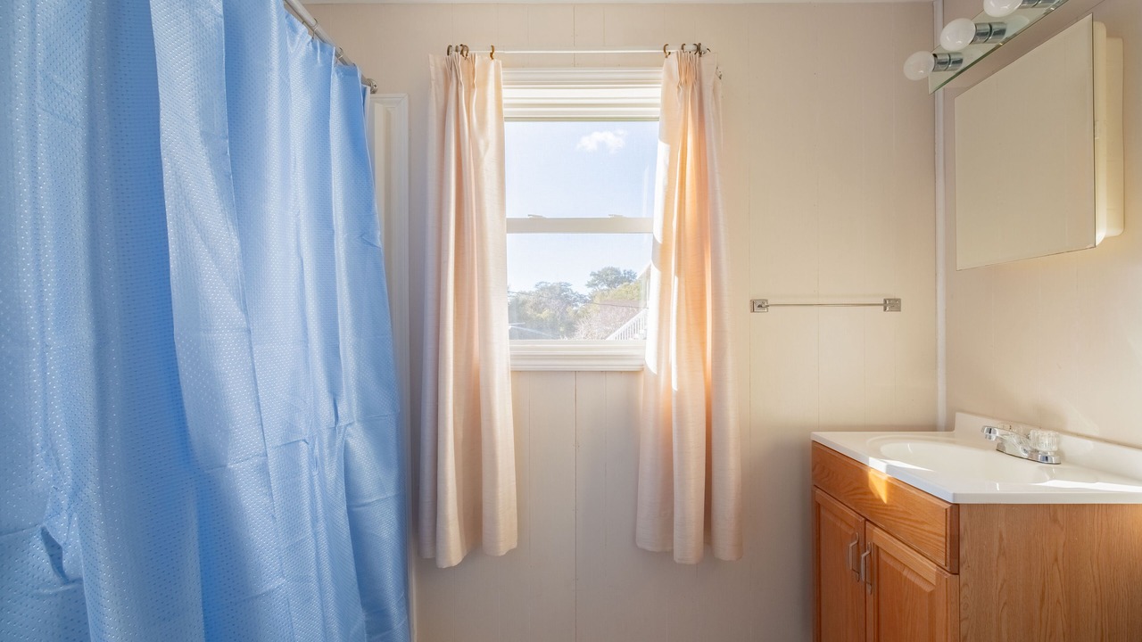 Photo of Bathroom in Brigands' Bay
