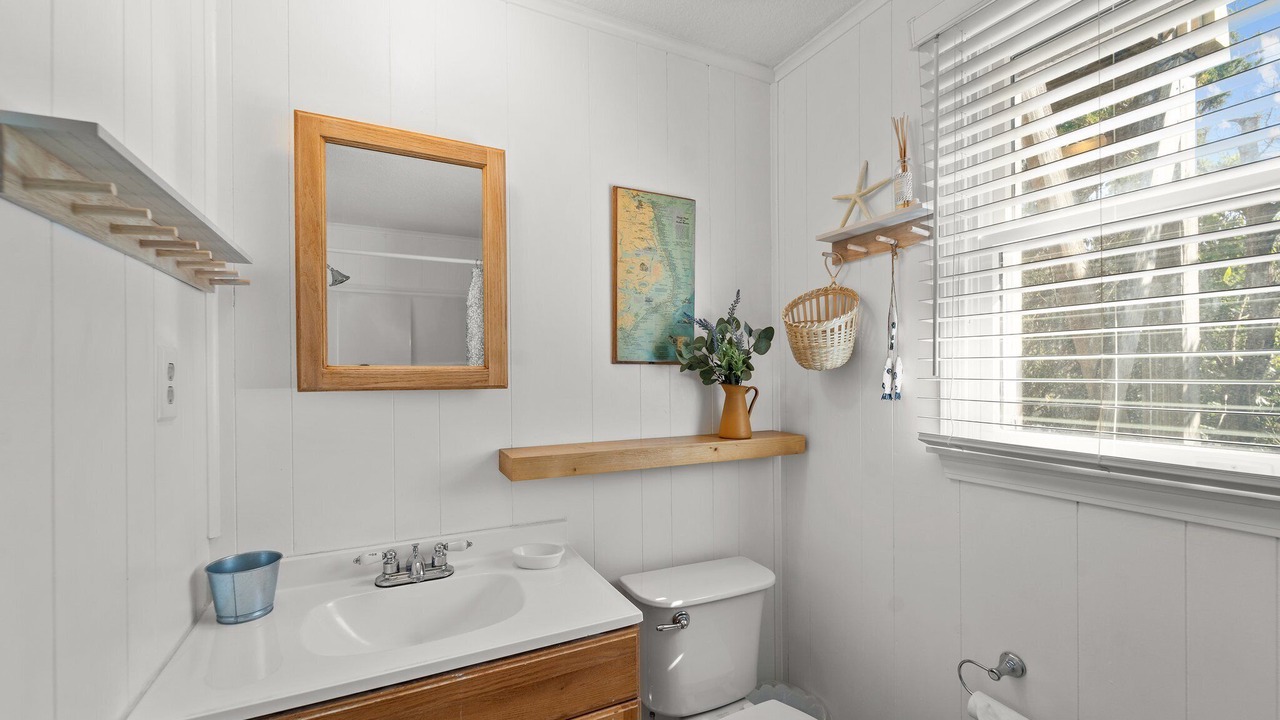 Photo of Bathroom in Hatteras Island