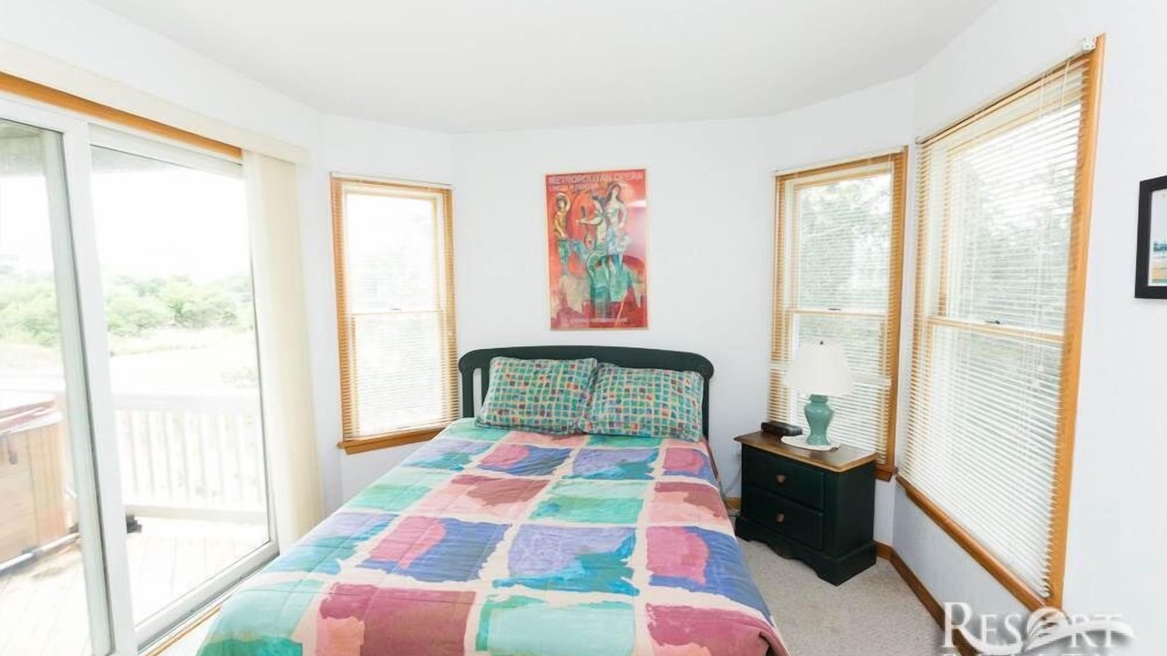 Photo of Bedroom in Whalehead Beach