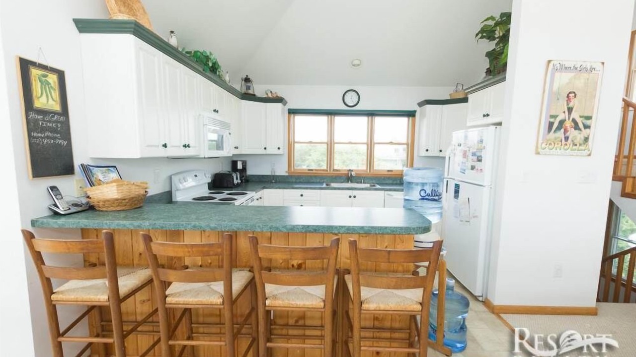 Photo of Kitchen in Whalehead Beach