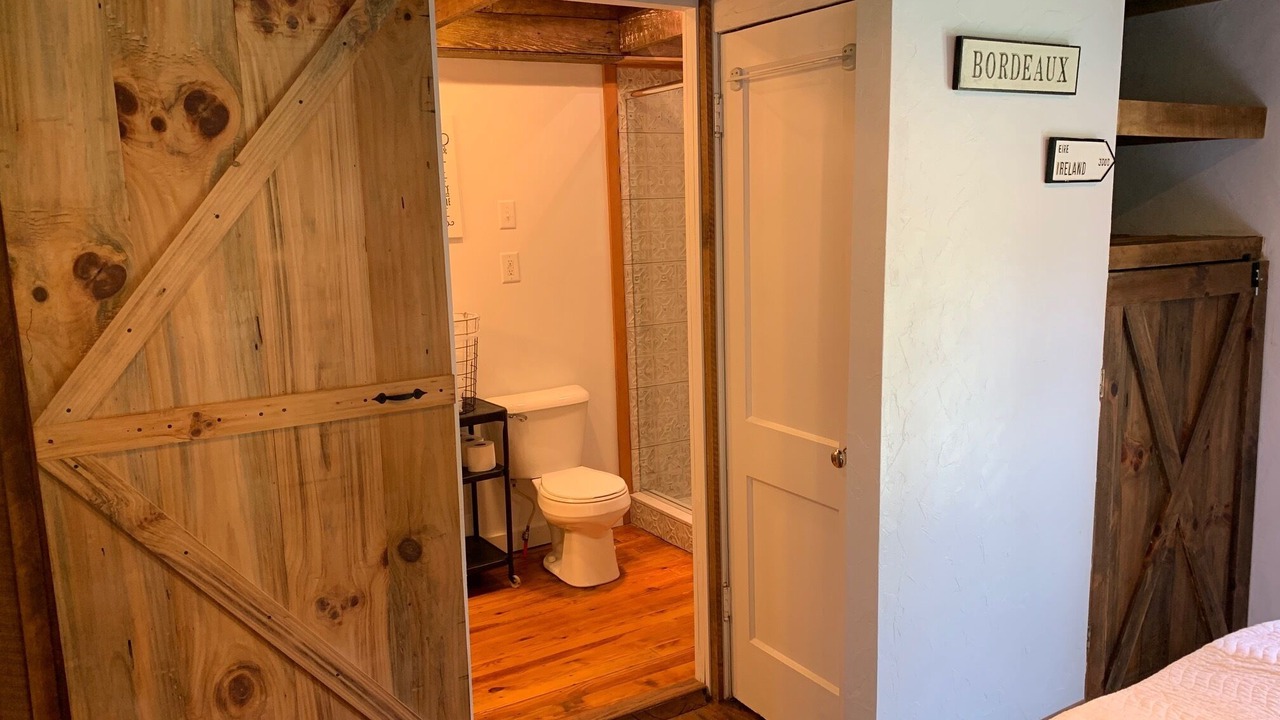Photo of Bedroom in Hot Springs