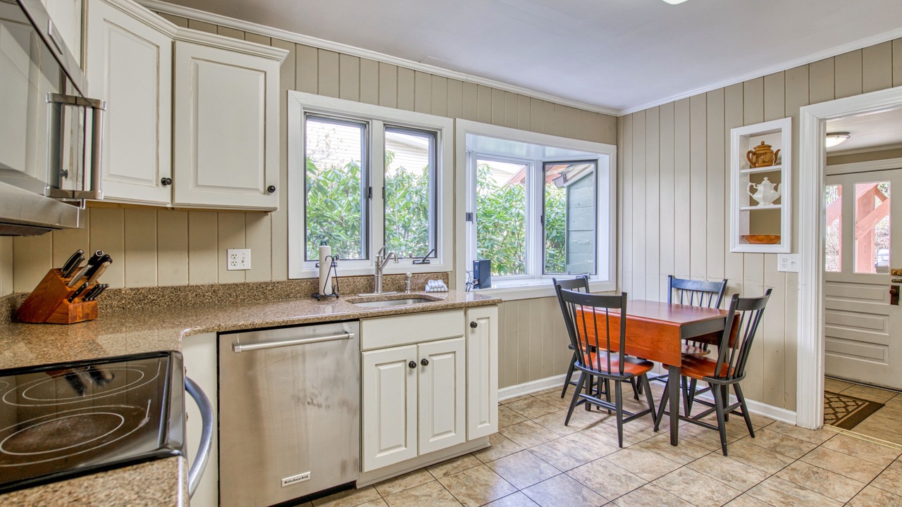 Photo of Kitchen in Lake Junaluska